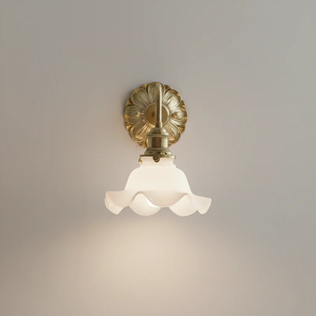 Applique Murale Fleur en Laiton et Verre Dépoli Rétro