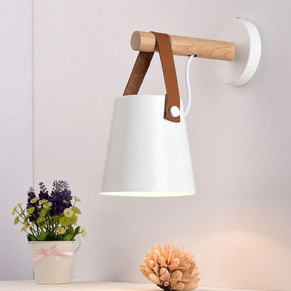 Applique Murale Lanterne Nordique en Bois
