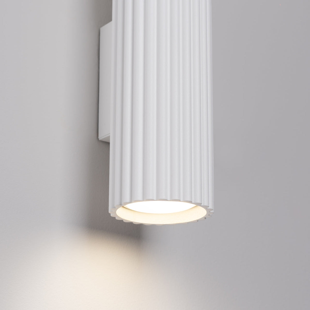 Applique Murale Oslo 20 cm en Aluminium Cannelé Blanc