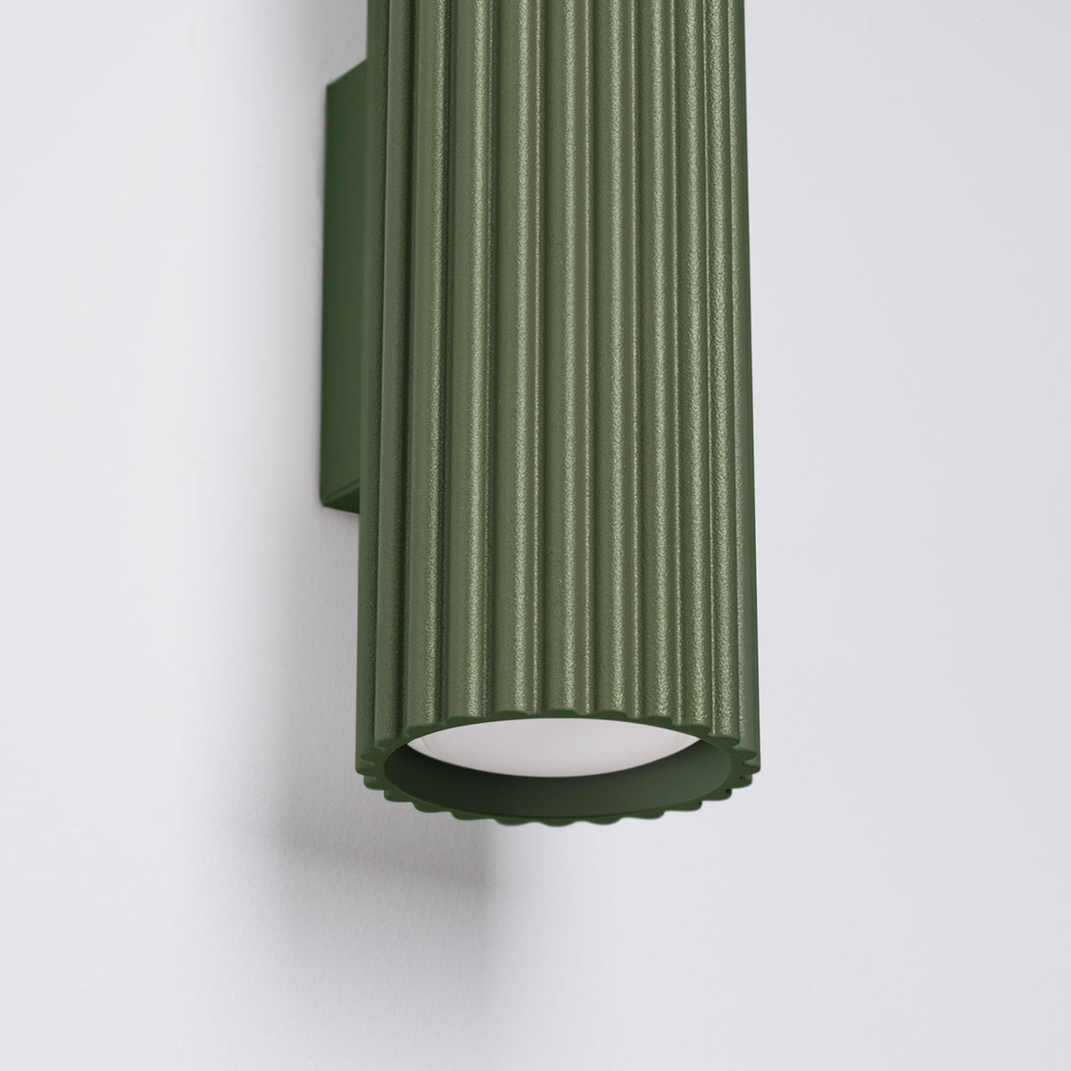 Applique Murale Oslo 20 cm en Aluminium Cannelé Vert Olive