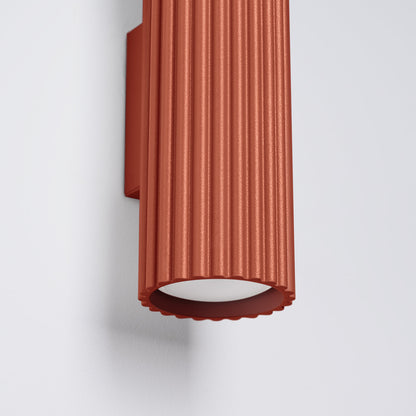 Applique Murale Oslo 30 cm en Aluminium Cannelé Rouge Ocre