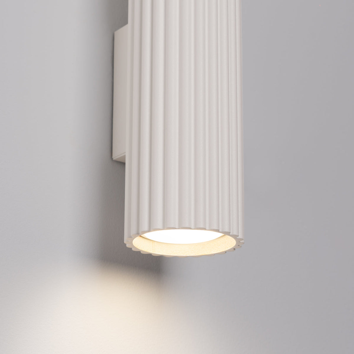[EXP] Applique Murale Oslo 30 Cannelée Aluminium Blanc Cassé