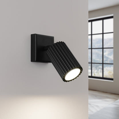 Applique Murale Orientable Oslo en Aluminium Cannelé Noir